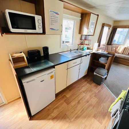 2 Bedroom Caravan Nv16, Lower Hyde, Shanklin, Isle Of Wight Eksteriør bilde