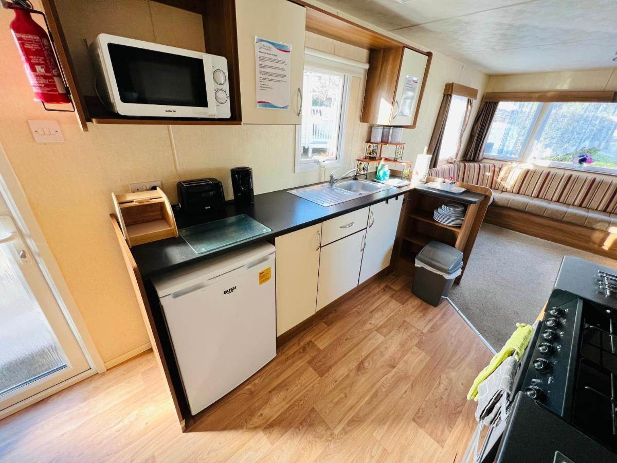 2 Bedroom Caravan Nv16, Lower Hyde, Shanklin, Isle Of Wight Eksteriør bilde