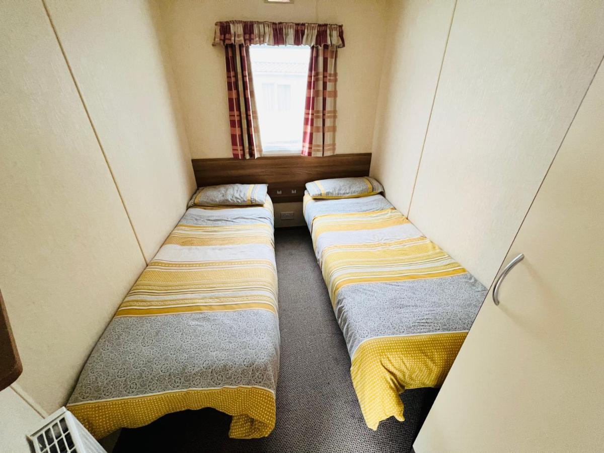 2 Bedroom Caravan Nv16, Lower Hyde, Shanklin, Isle Of Wight Eksteriør bilde