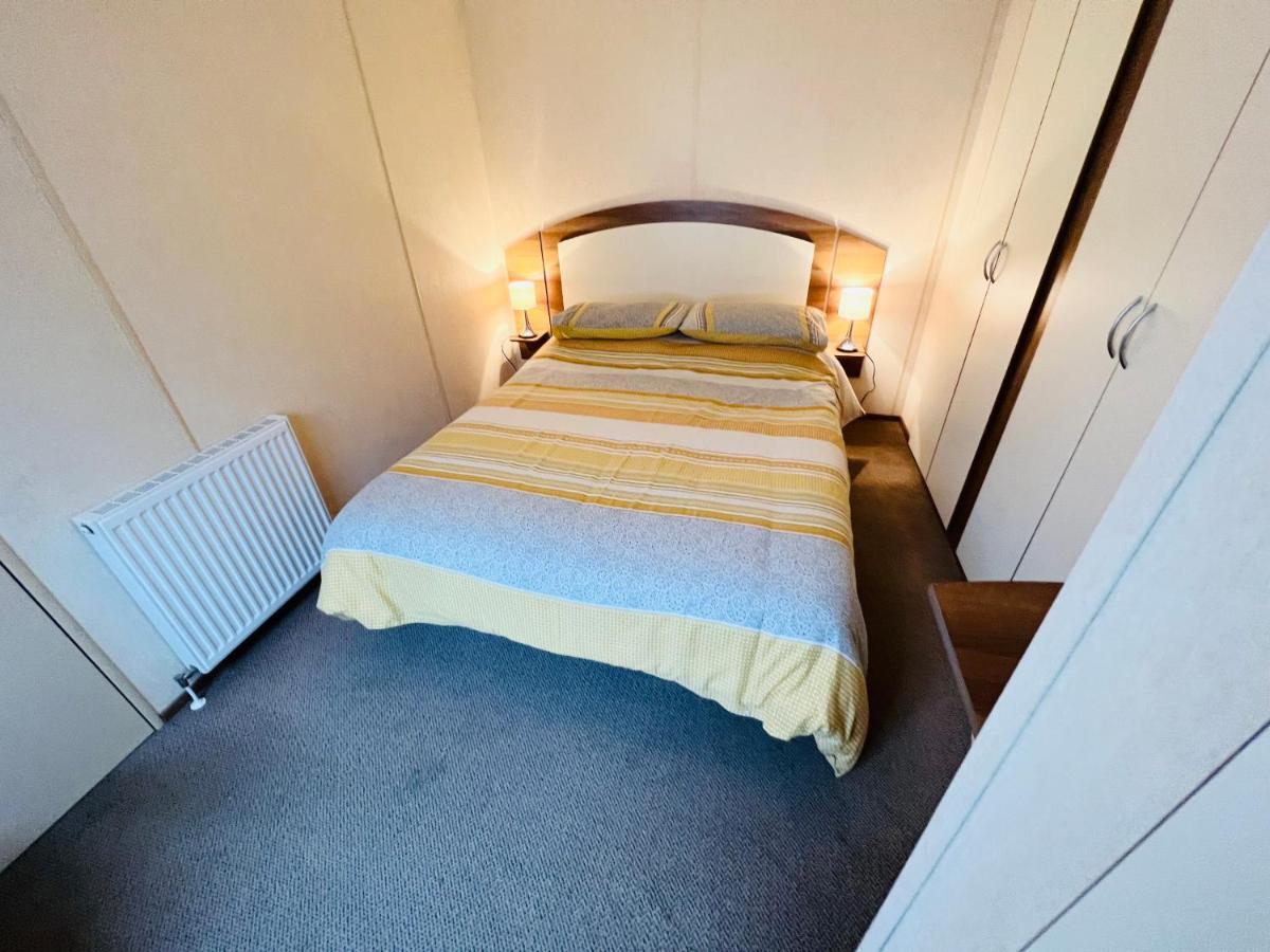 2 Bedroom Caravan Nv16, Lower Hyde, Shanklin, Isle Of Wight Eksteriør bilde